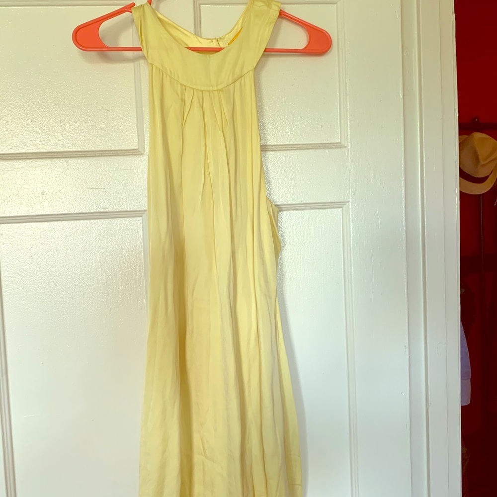 Alice + Olivia silk back ruffle dress